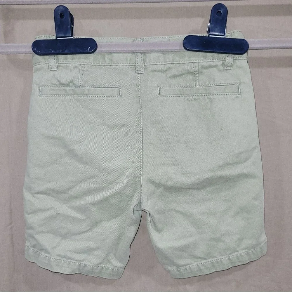 The childrens place boys 5t light green shorts